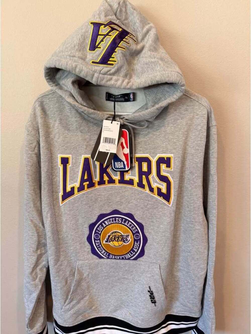 Los Angeles Lakers NBA Hoodie - Size Men’s XL